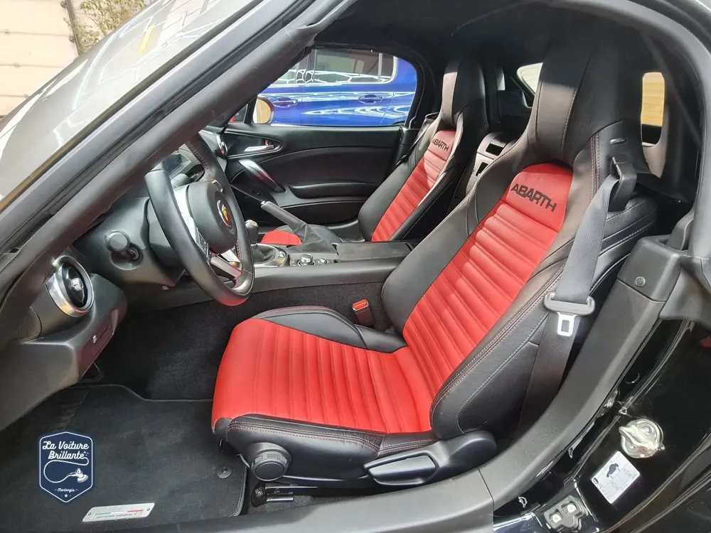 Nettoyage-Car-staging-Abarth-voiture-de-sport