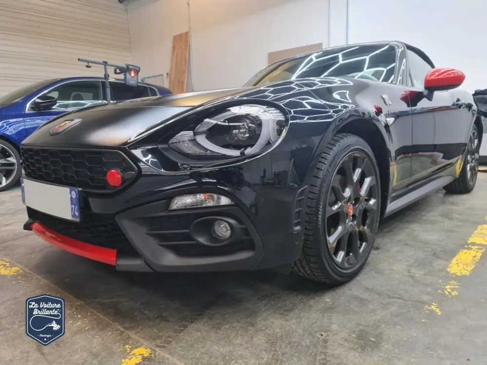 Nettoyage-Car-staging-Abarth-voiture-de-sport