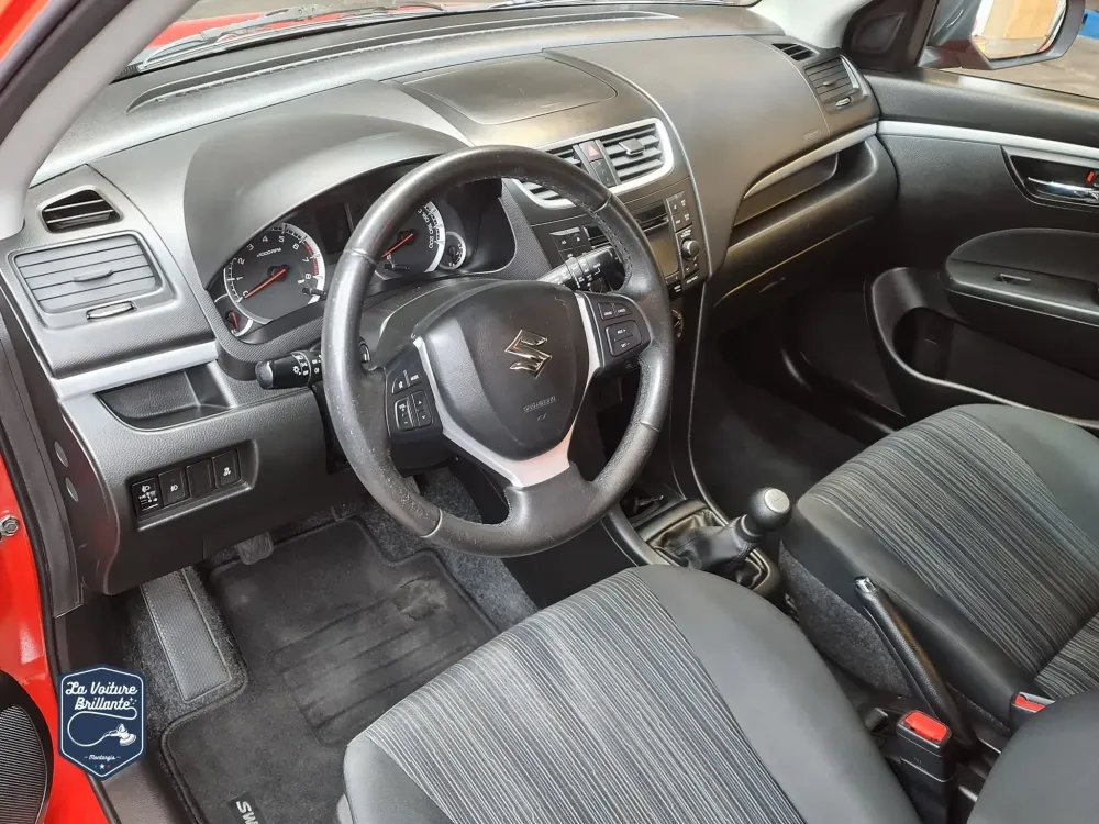 Nettoyage-interieur-exterieur-Swift-citadine